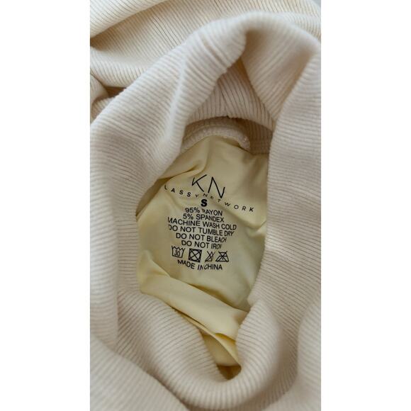 Klassy Network Turtleneck Oversized Sweater Brami Cream Womens Size Small - Picture 11 of 14